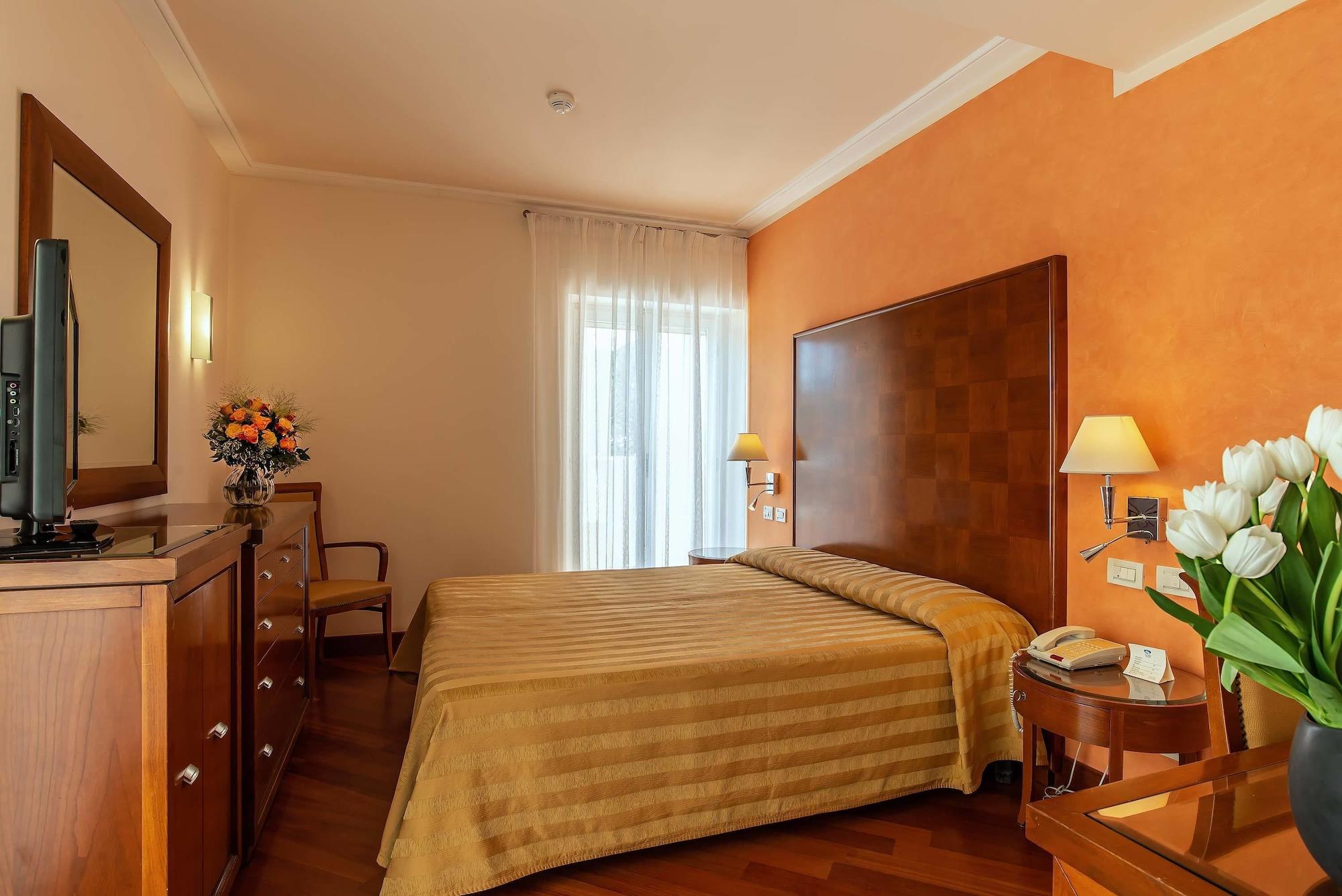 Versilia Palace Hotel マリーナ・ディ・ピエトラサンタ エクステリア 写真