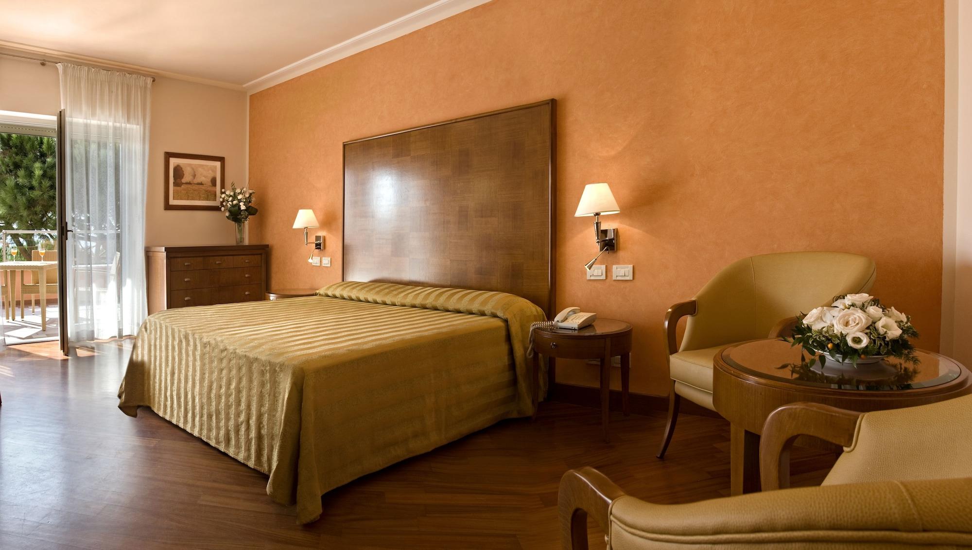 Versilia Palace Hotel マリーナ・ディ・ピエトラサンタ エクステリア 写真