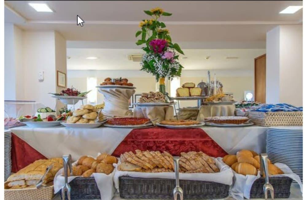Versilia Palace Hotel マリーナ・ディ・ピエトラサンタ エクステリア 写真