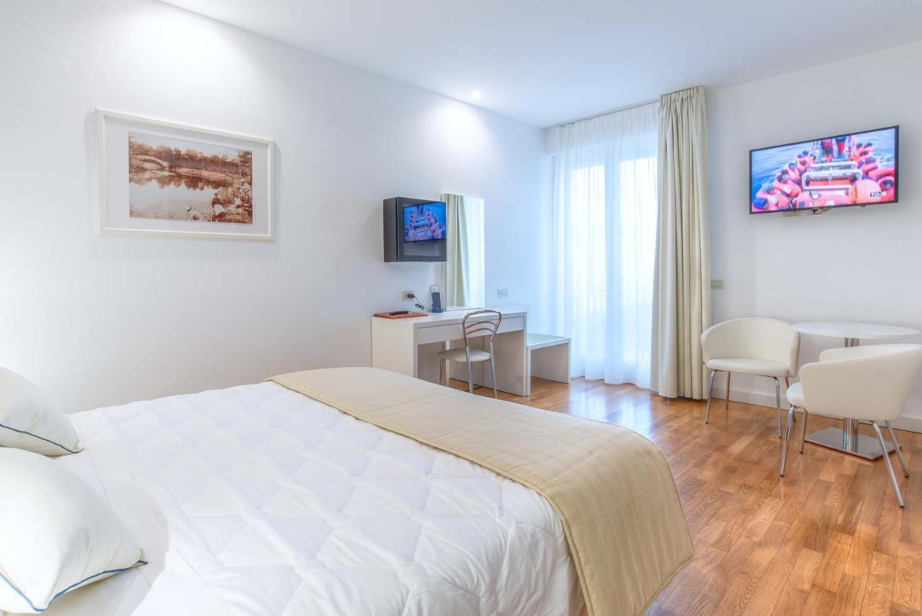 Versilia Palace Hotel マリーナ・ディ・ピエトラサンタ エクステリア 写真