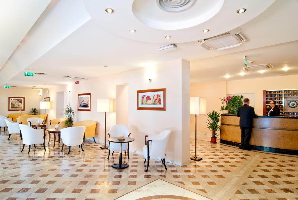 Versilia Palace Hotel マリーナ・ディ・ピエトラサンタ エクステリア 写真